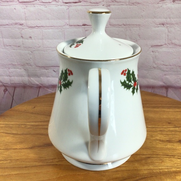 Porcelain Holly Berry Teapot - Picture 5 of 8